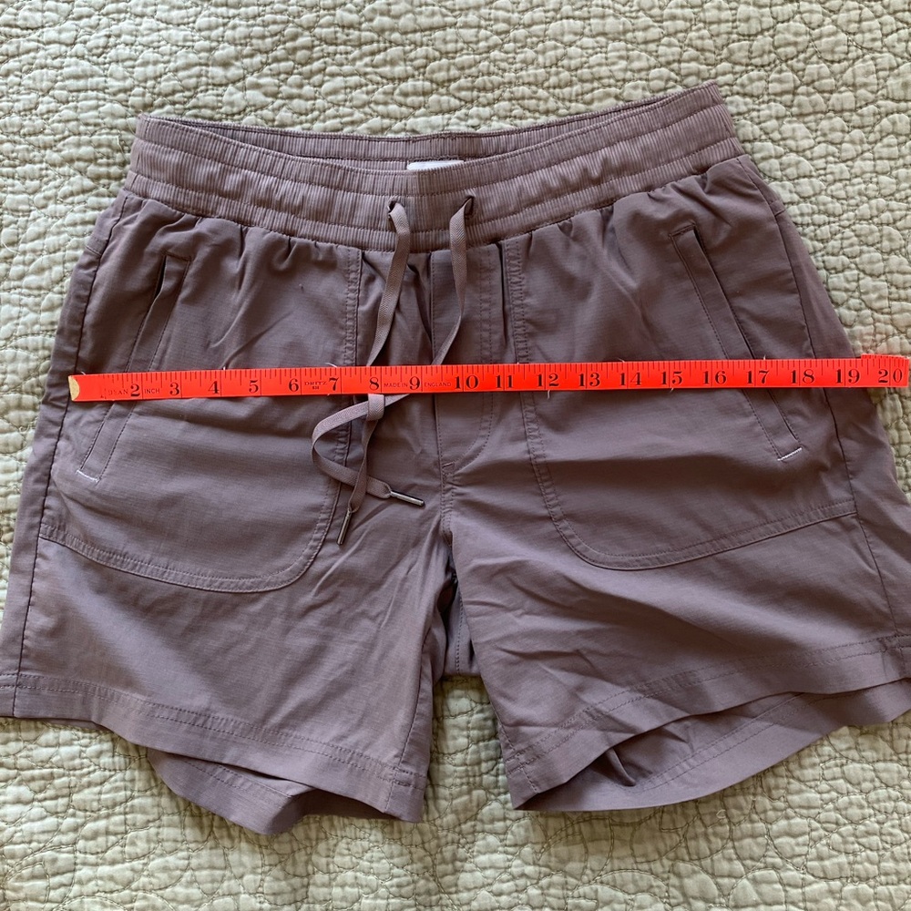 L.L. Bean Women's Vista Camp Shorts Taupe S - Picture 10 of 15